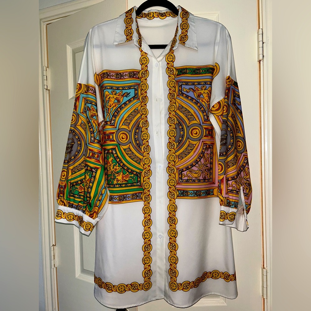 White wine a button down mini dress/long shirt. Size 2XL fits like a Large